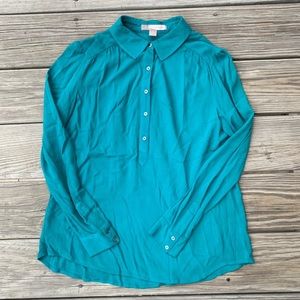 teal blouse